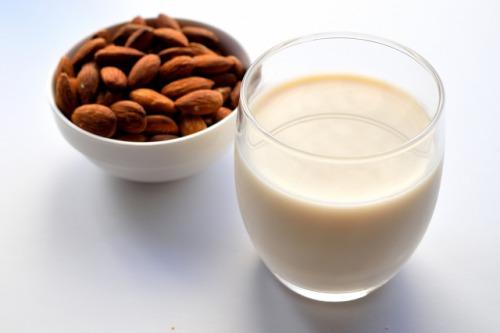 ミルク ダイエット アーモンド アーモンドミルクダイエットの効果と正しいやり方や口コミ！